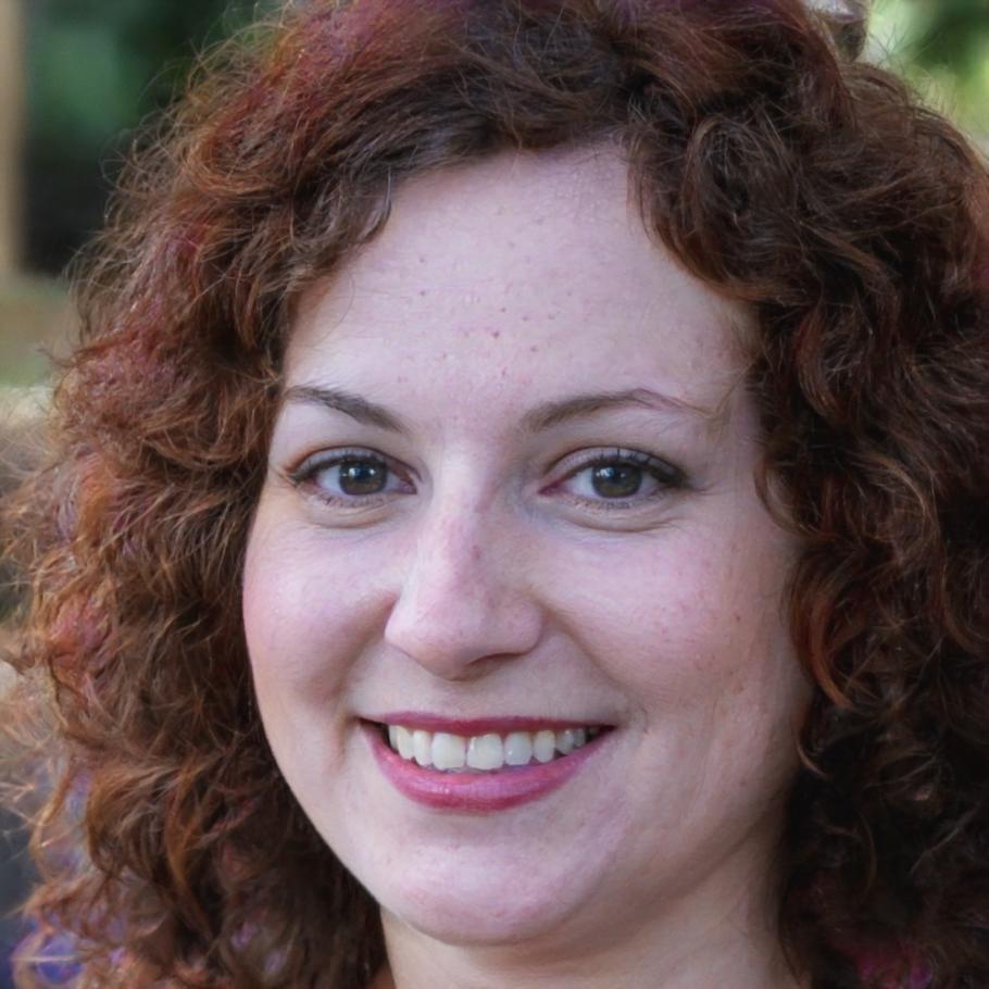 Lívia Ortuño - Directora de Diseño Instruccional